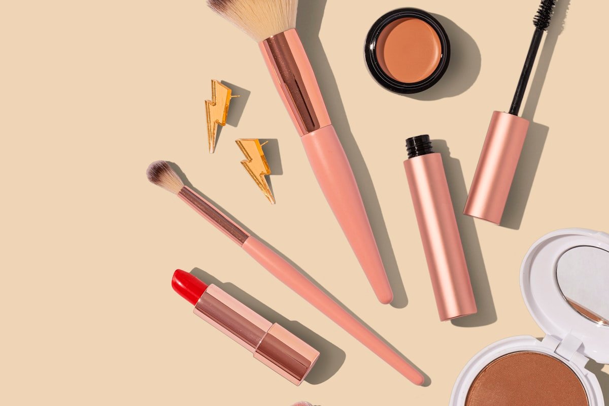 The 6-Product Everyday Makeup Kit for a Natural Look